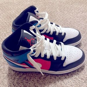 Retro Jordan 1’s . Size 5 youth. Only worn twice